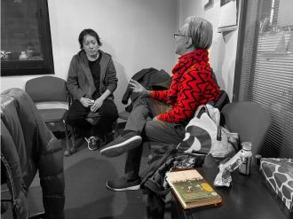 二村ヒトシが番組中に「燃え殻さん、死なないでね」と呼びかける2020年12月