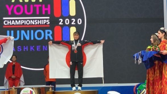 10月のアスリートママは、ウエイトリフティング・川崎菜々紗選手のお母さま、さと美さんです