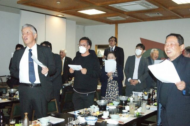 「島根県民の歌」を合唱 ／ 岡山島根会