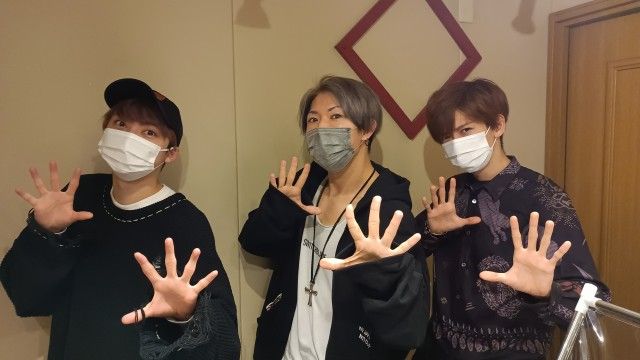 超特急・リョウガさん＆ユーキさんとゴールデンボンバー・歌広場淳さんの話を盗み聞き・・・仲のいい先輩と後輩による深夜のセンスとセンスのぶつかり合い