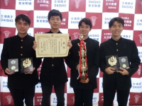 大分県立大分商業高等学校コンピュータ部の活動と金融経済出前授業を受けた3年生へのインタビュー