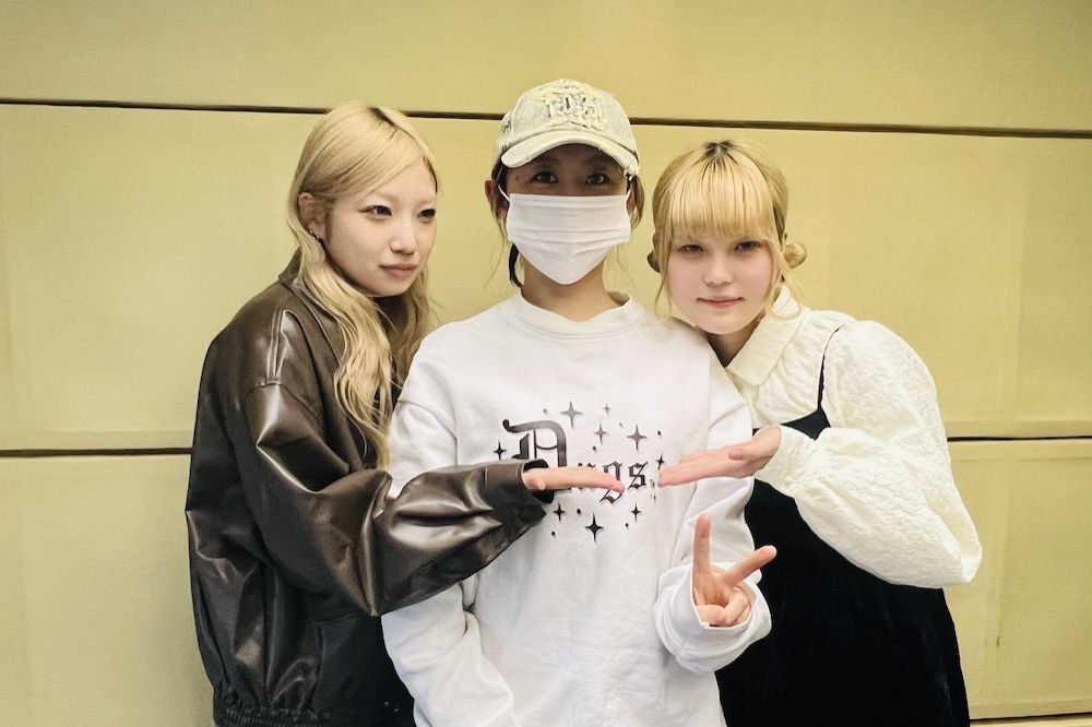 カラオケで1発目に歌う曲は？