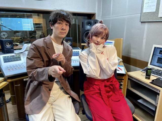 きゃりーちゃん全裸待機。全裸じゃねーし。さらに女優、森川葵さんと「どうぶつの森」をやる！！