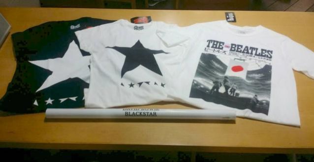 デヴィッド・ボウイ、ビートルズのグッズの当選者発表！