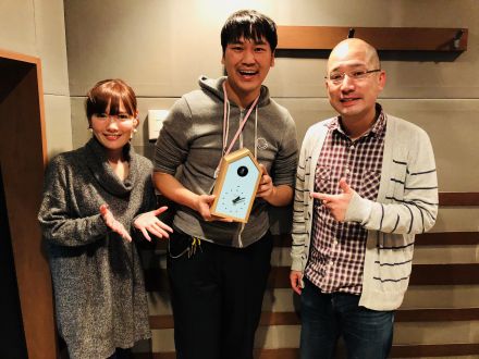 11月5日一之輔のそこが知りたい　一之輔さんの日芸時代の先輩、高橋さんが”特別”な鳩時計を持って登場！（裸足で）