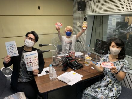 アイスマニアのシズリーナ荒井さん、いらっしゃ～い！