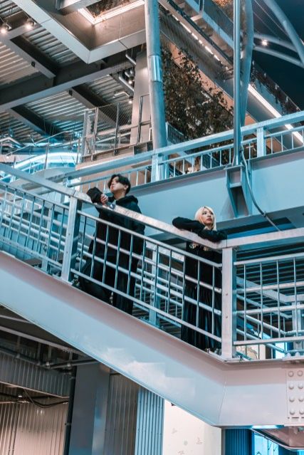 4月6日のプレイリストは、バンド・真空ホロウのお二人