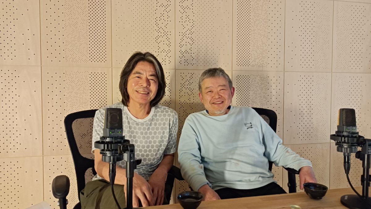 木曜日の常連客・日比野克彦さんと、陶芸家・三上亮さんの話を盗み聞き・・・二人で話す土・陶芸、大学時代の話
