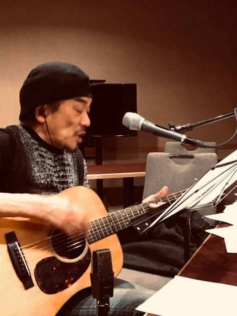 宇崎竜童さんが全曲、スタジオでギターの弾き語り生ライヴ！
