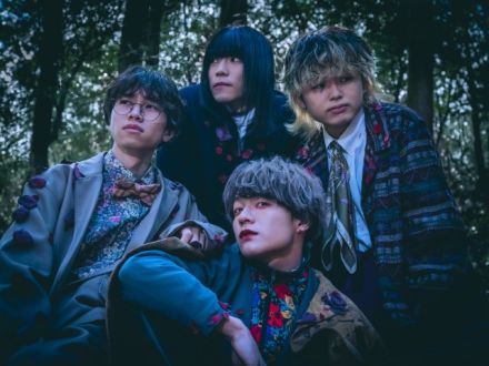 7月9日（火）のゲストは4人組バンドのクジラ夜の街です！