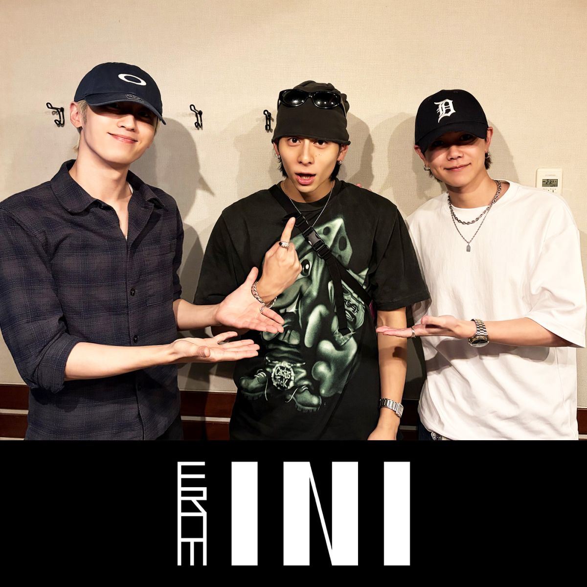 #244_2　藤牧京介＆西洸人＆シュウ・フェンファン 