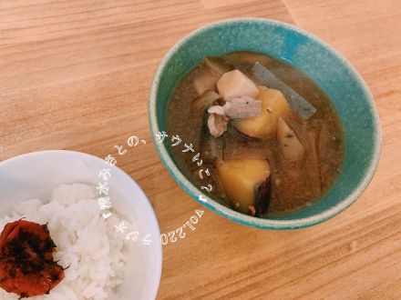 豚汁を作りながら、豚汁への愛とこだわりを語る。Vol.220