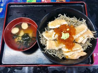 8月15日 今日の1コマ 〜市場飯！〜