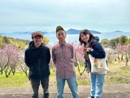 Vol.017 小手島 / 島が紅白に染まる春が今年もやってきた！