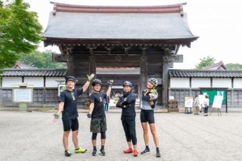 藤子・F・不二雄の故郷を自転車で巡る！　声優・野島裕史がサイクリング仲間と富山を満喫