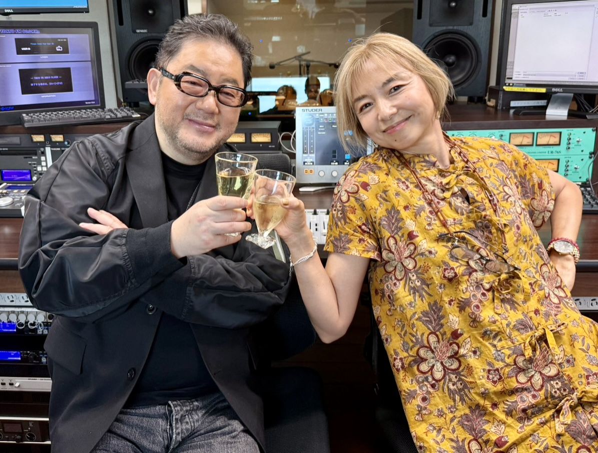秋元康さんと山口智子さんの話を盗み聞き・・・ワインで乾杯！お酒・旅行・仕事...ざっくばらんな１時間♪