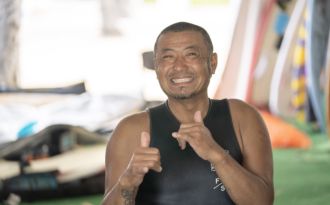 数多くの苦難を乗り越え、再びサーフィンへの道へ