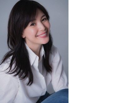 知花くららさんが「企業の遺伝子」の新パーソナリティに