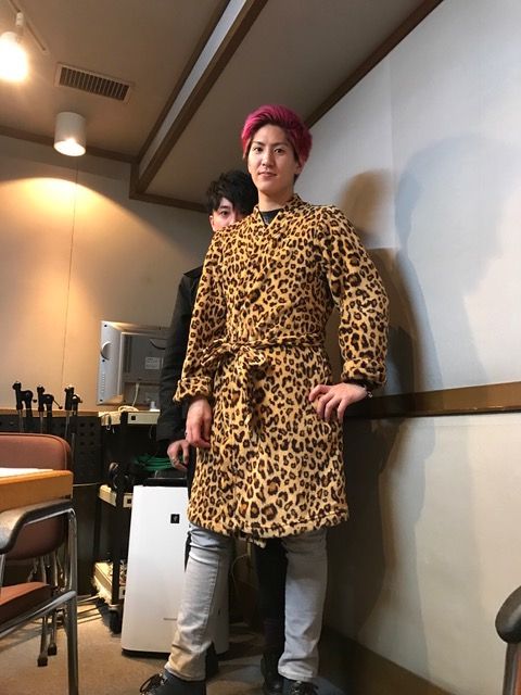 この服、どうですか？買いますか？