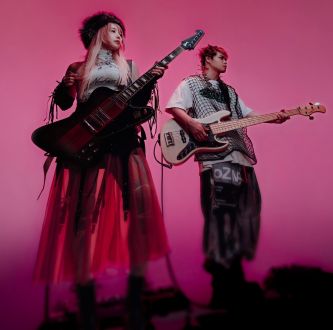 蛇のようにうねるベースに注目の新曲！Cö shu Nieが登場！