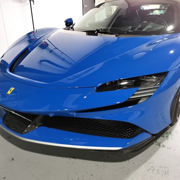 #28 フェラーリ SF90 ストラダーレ