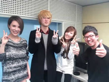 2日（月）、3日（火）のゲストは赤色のグリッター☆