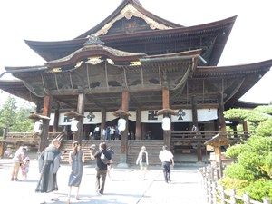 表参道から楽しめる善光寺まいり