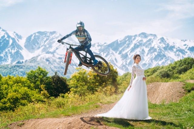 モデルの福田萌子さんとプロマウンテンバイク選手の井手川直樹さんをお招きします！