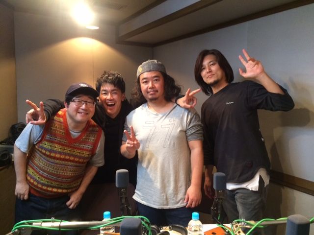 ラジオ団、部屋にこだわる。