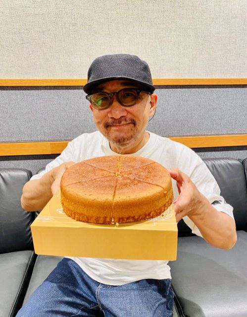 8月15日配信リリースの新曲「青い空だけじゃない」を宇宙初オン・エア！