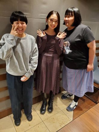 アーティスト・佐藤詩織さんと、ヨネダ2000・誠さん/愛さんの話を盗み聞き・・・仲良し3人組の話と佐藤さんのイギリストーク